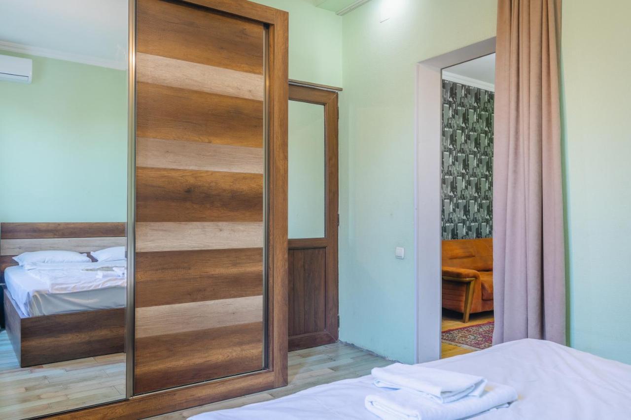 Khvamli 2002 Hotel Tsageri Екстериор снимка