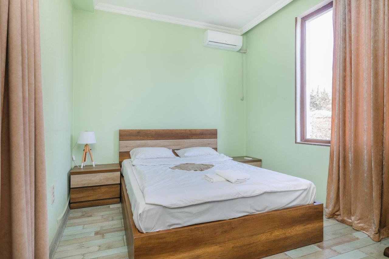 Khvamli 2002 Hotel Tsageri Екстериор снимка