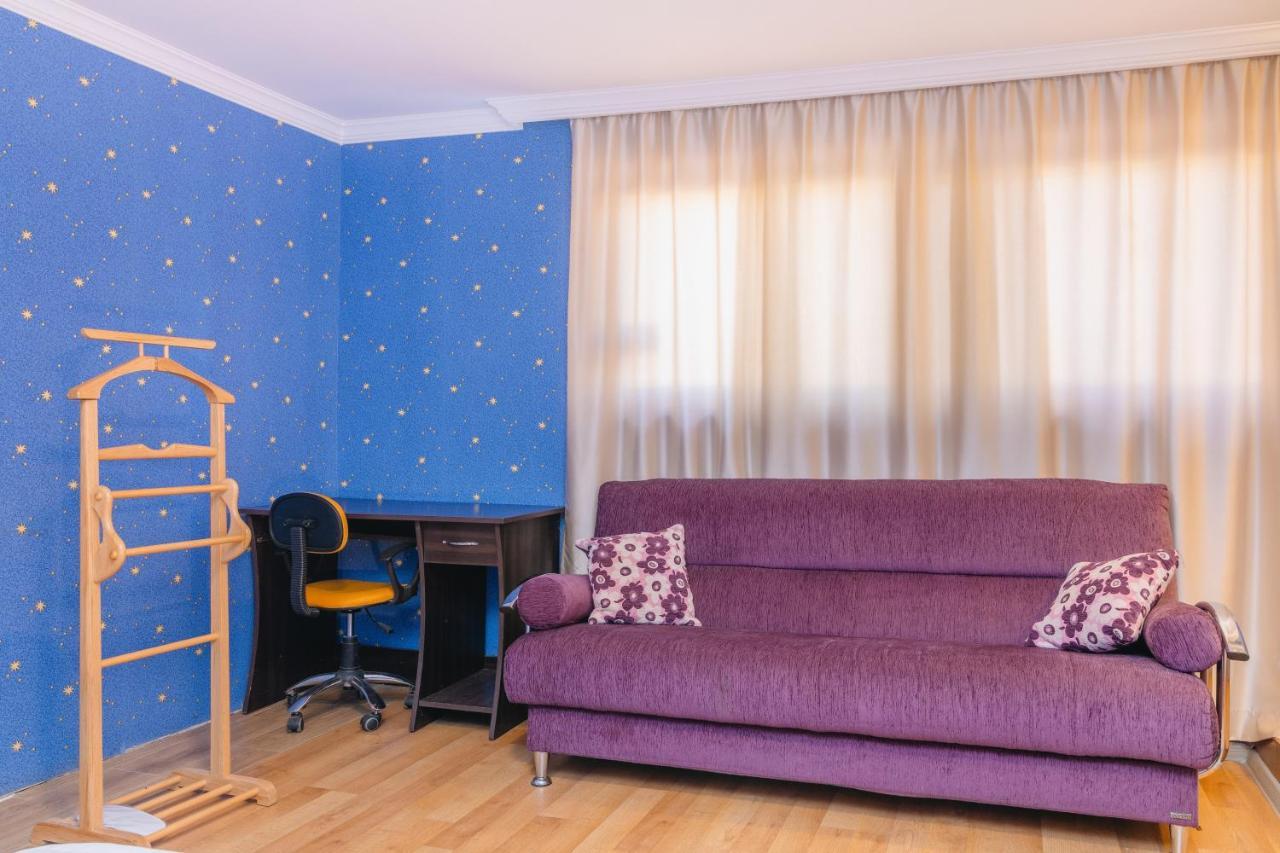 Khvamli 2002 Hotel Tsageri Екстериор снимка